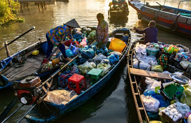 Phong Dien Floating Market in Can Tho